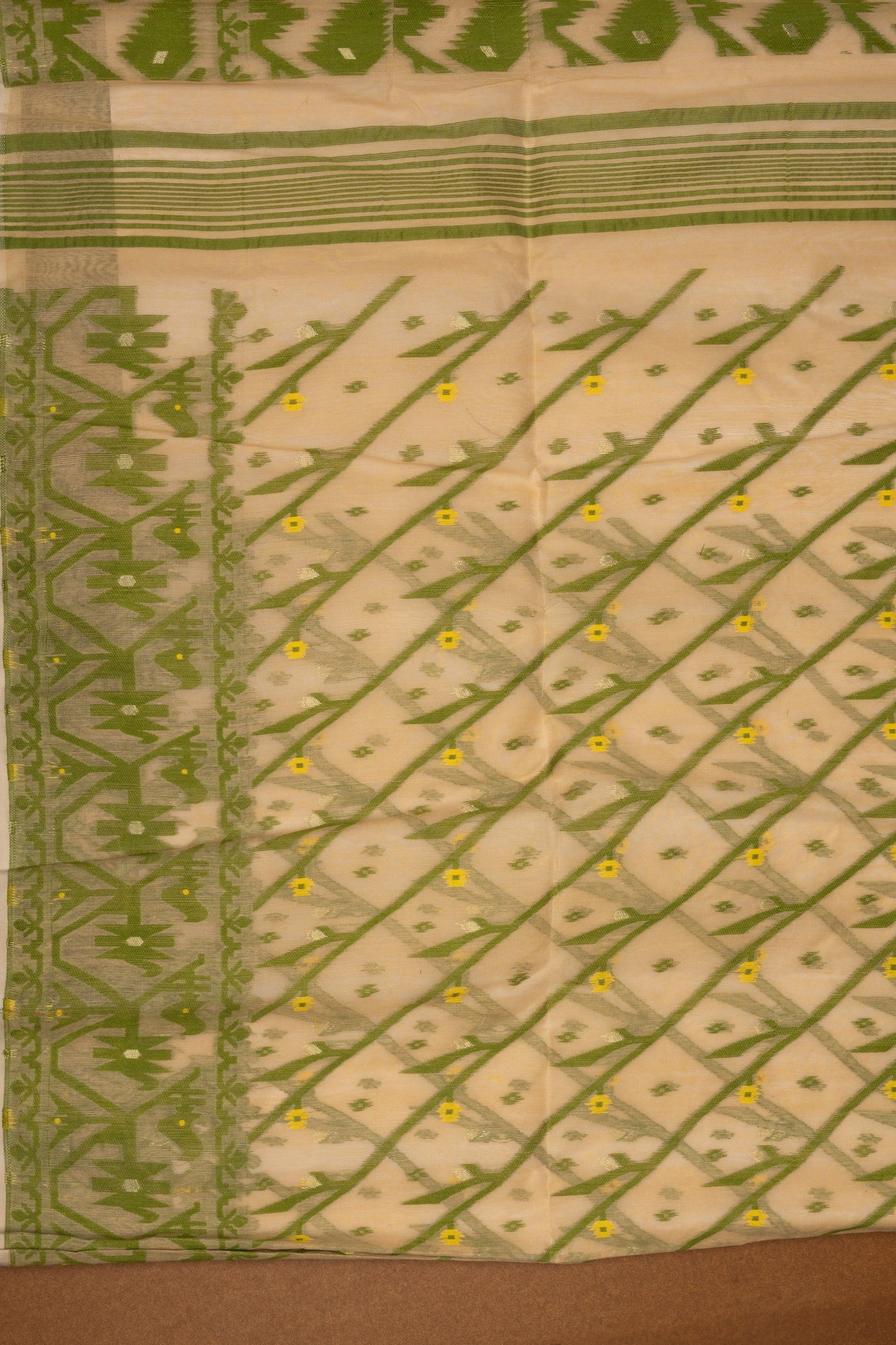 TAN165