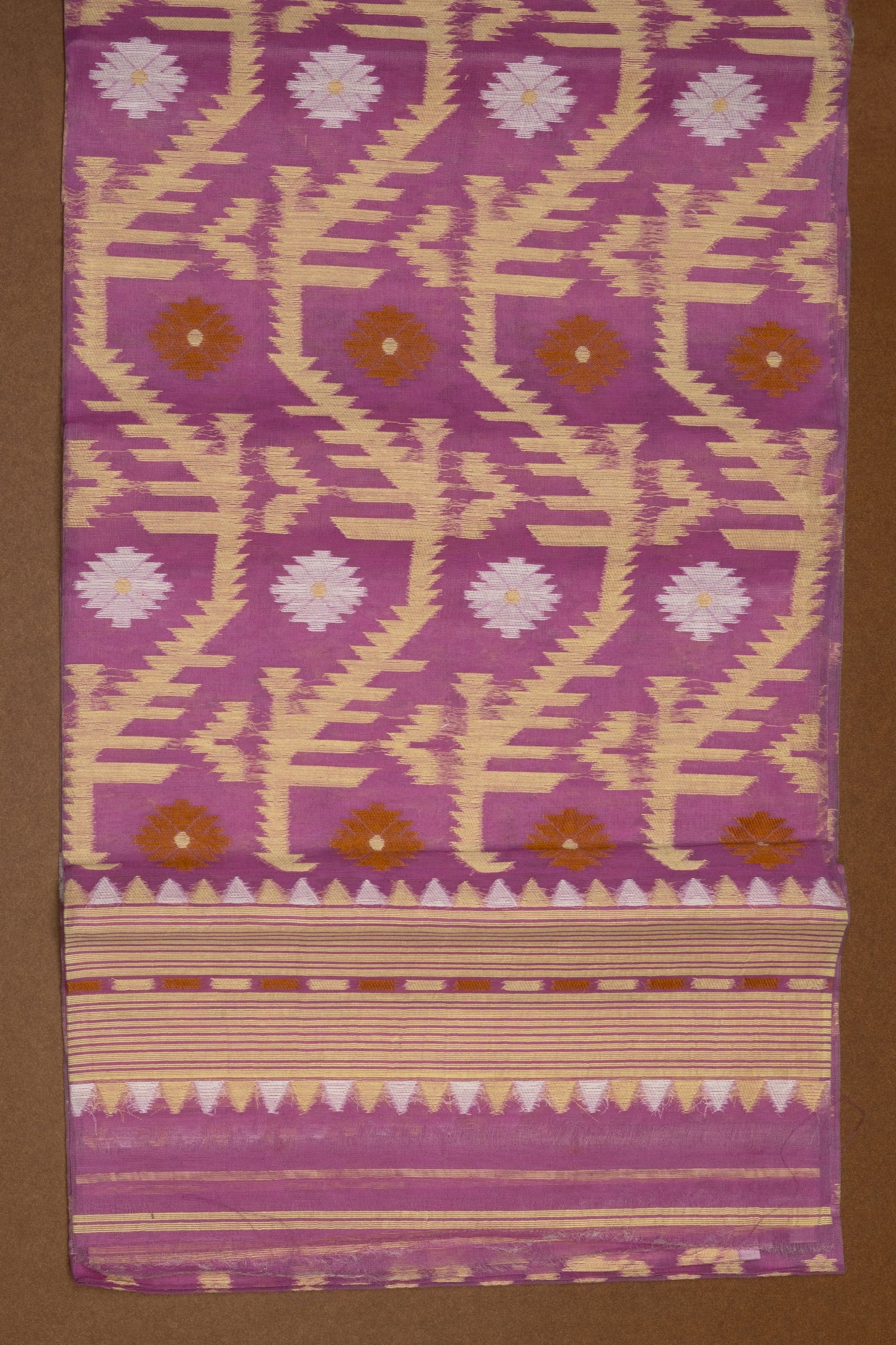 TAN185