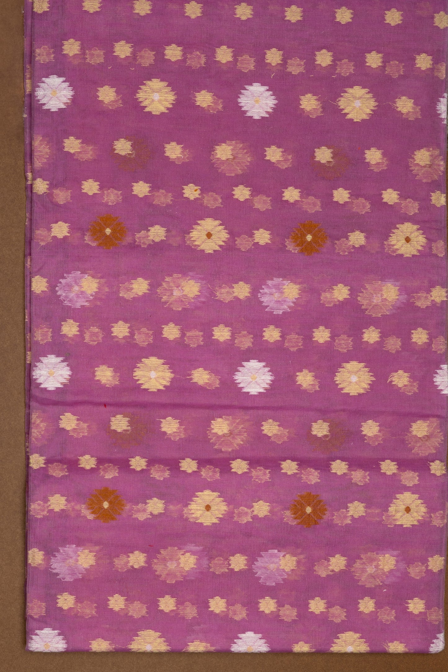 TAN185